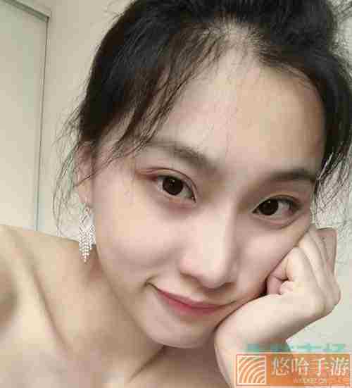 P站留学生刘玥表情包图片高清