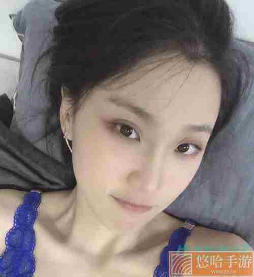 P站留学生刘玥表情包图片高清