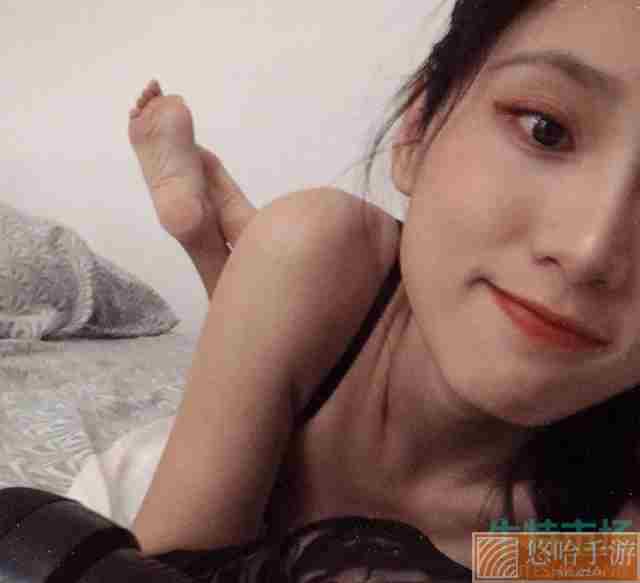 P站留学生刘玥表情包图片高清